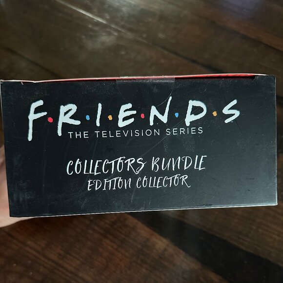Friends collector set, never opened - Picture 2 of 5